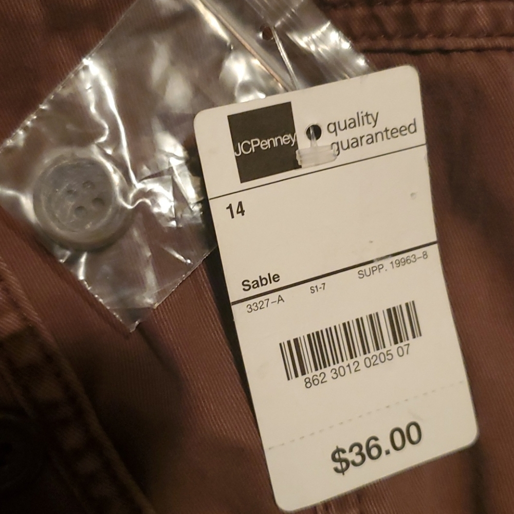 NWT: Mixit Cargo Capris - Picture 11 of 15